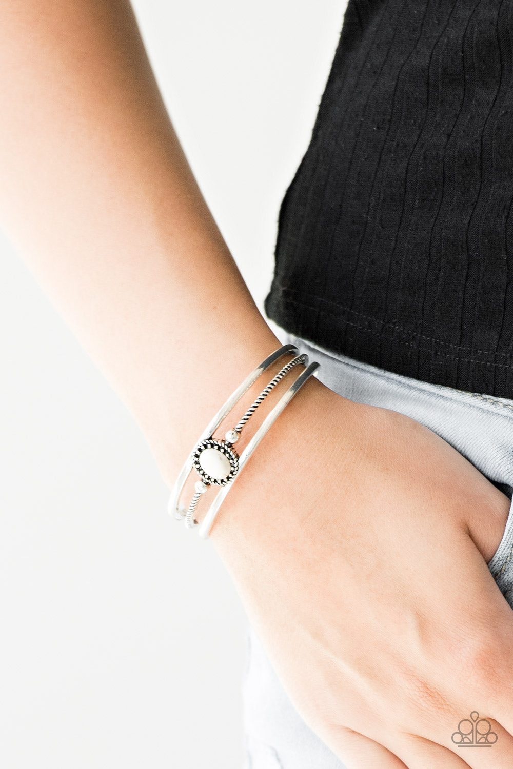 Paparazzi ♥ Borderline Borderland - White ♥ Bracelet