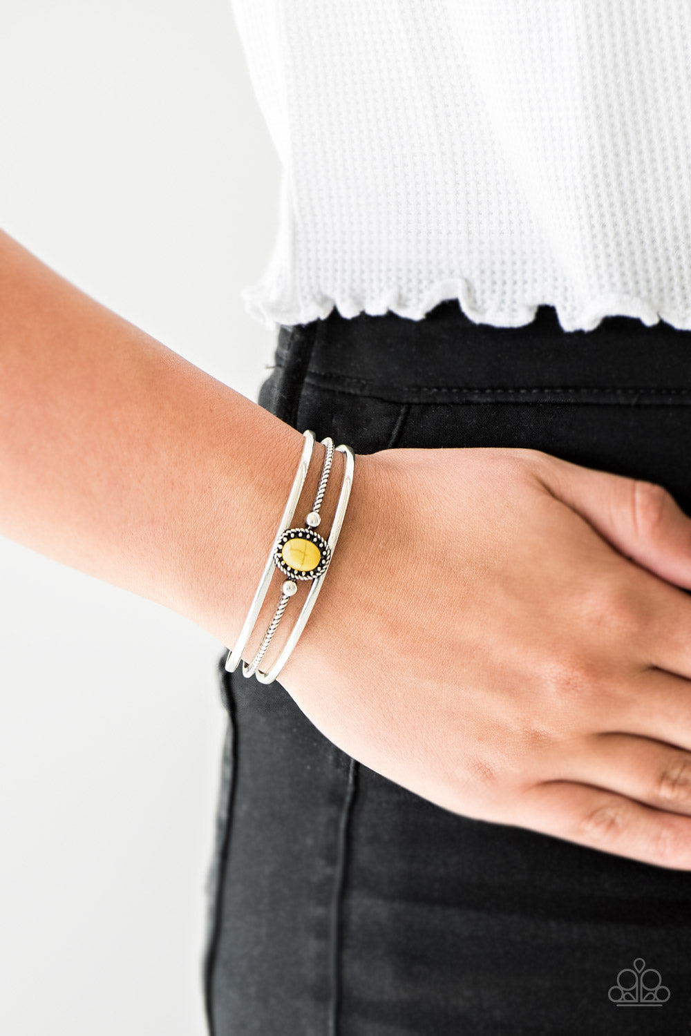 Paparazzi ♥ Borderline Borderland - Yellow ♥ Bracelet