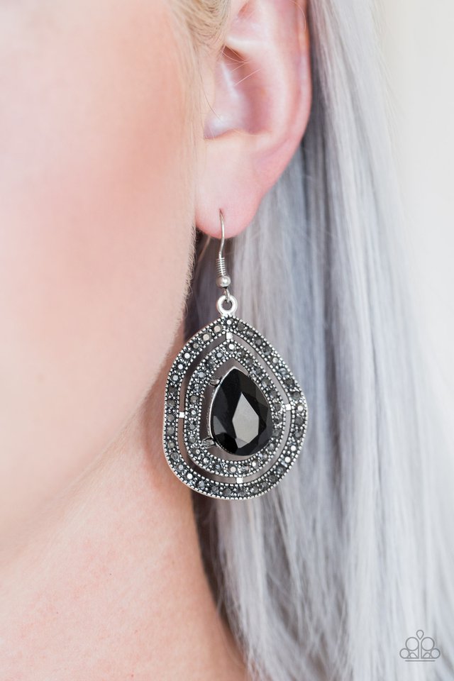 Paparazzi ♥ Royal Squad - Black ♥ Earrings