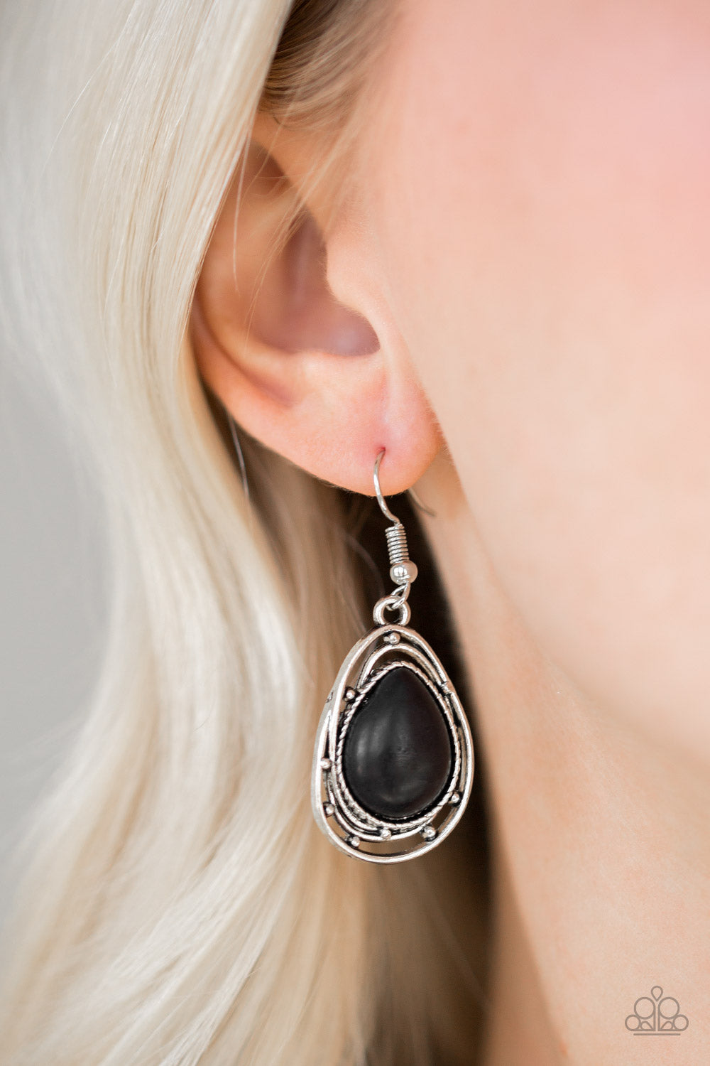 Paparazzi ♥ Abstract Anthropology - Black ♥ Earrings