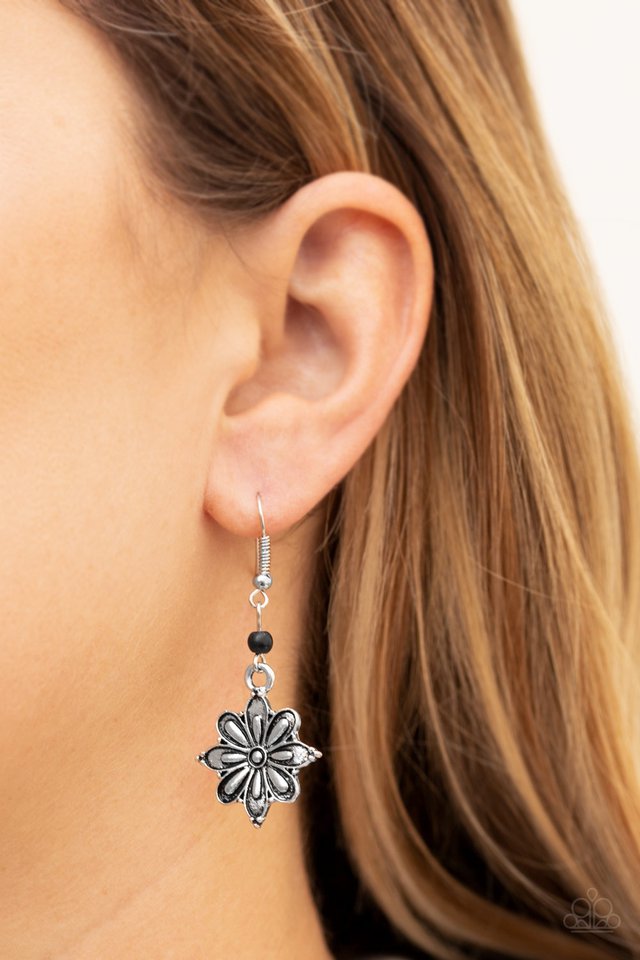 Paparazzi ♥ Cactus Blossom - Black ♥ Earrings
