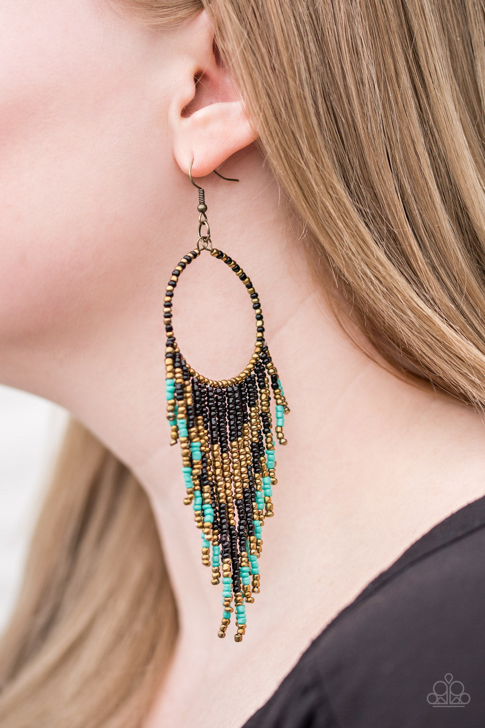 Paparazzi ♥ Live Off The BADLANDS - Black ♥ Earrings