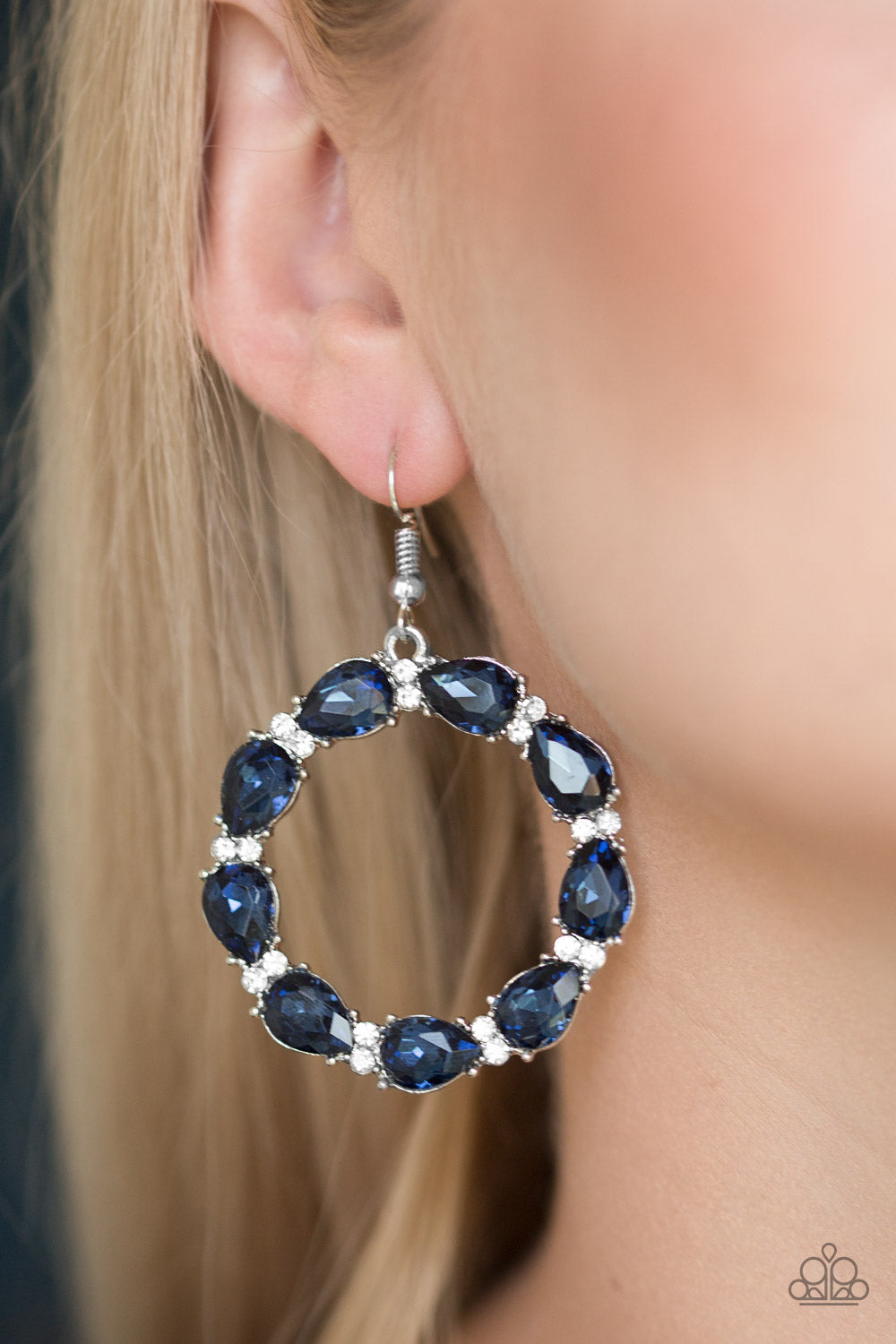 Paparazzi ♥ Ring Around The Rhinestones - Blue ♥ Earrings