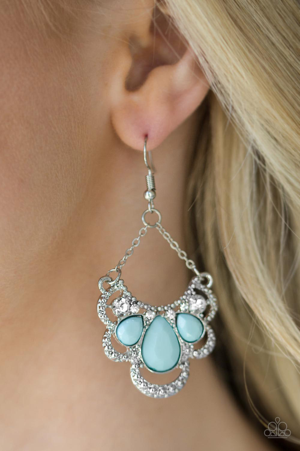 Paparazzi ♥ Caribbean Royalty - Blue ♥ Earrings