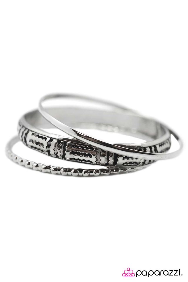 Paparazzi ♥ Catch the Wave - Silver ♥ Bracelet