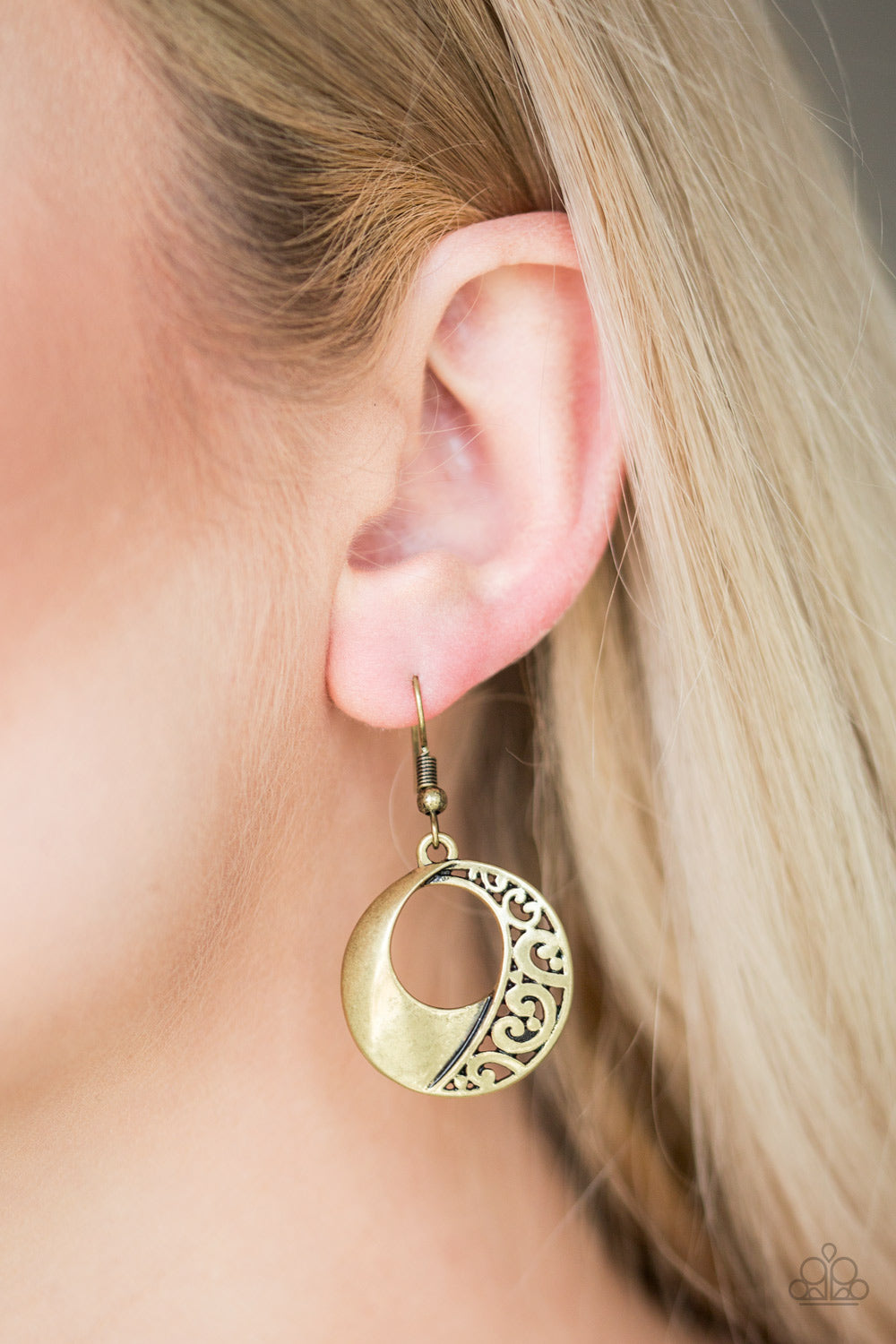 Paparazzi ♥ Eastside Excursionist - Brass ♥ Earrings
