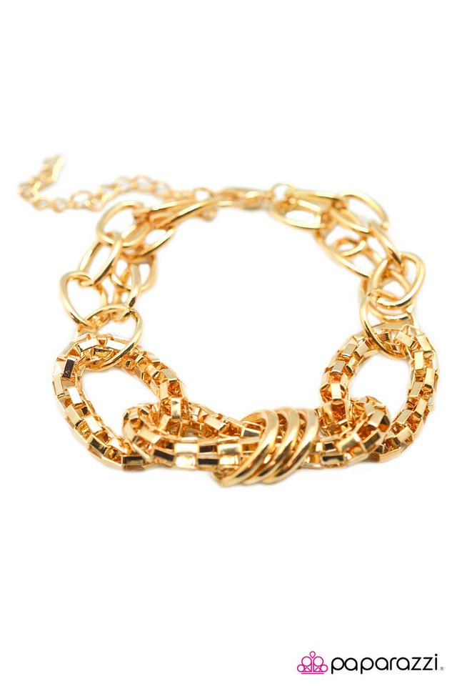 Paparazzi ♥ In A Pinch - Gold ♥ Bracelet