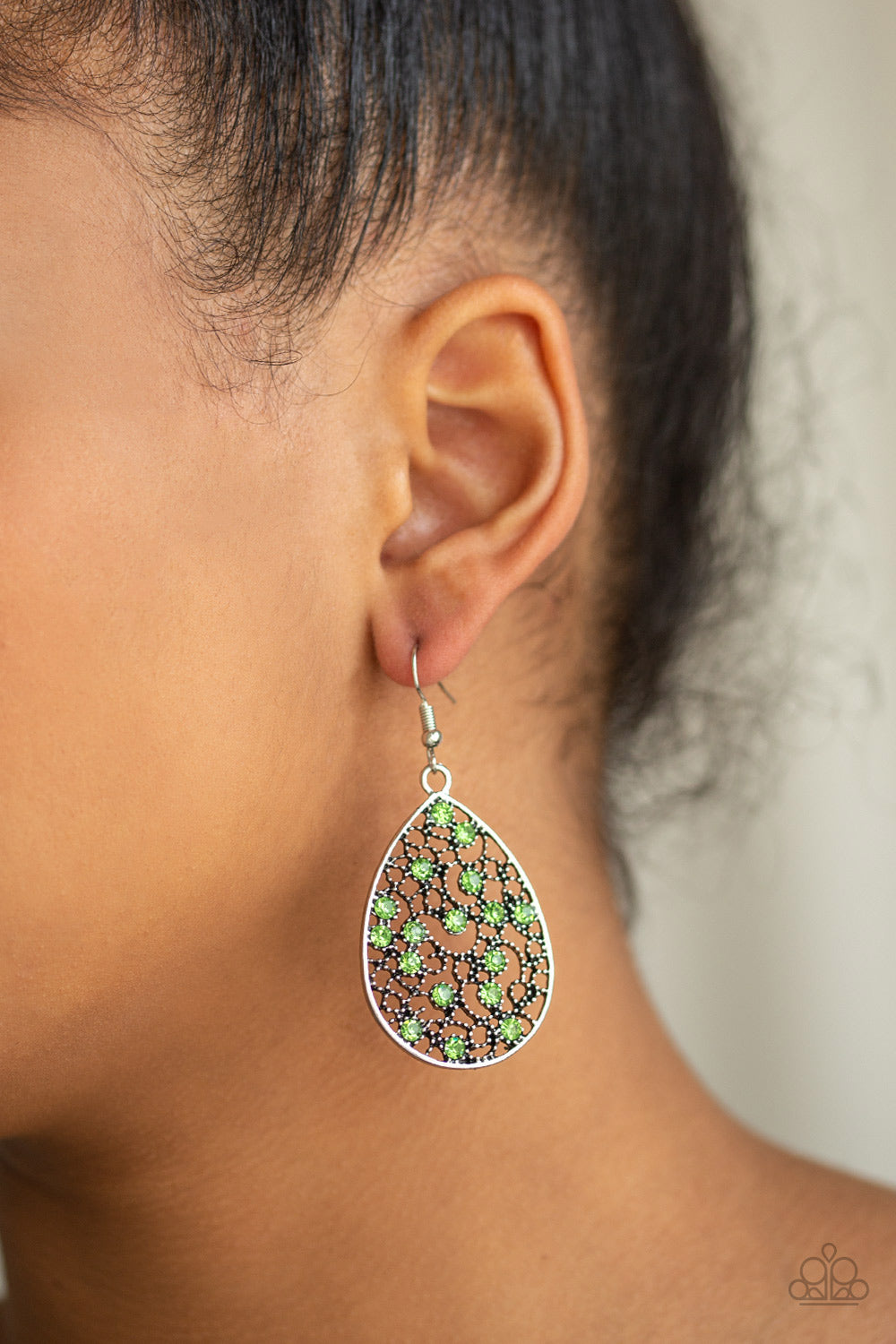 Paparazzi ♥ Dazzling Dew - Green ♥ Earrings