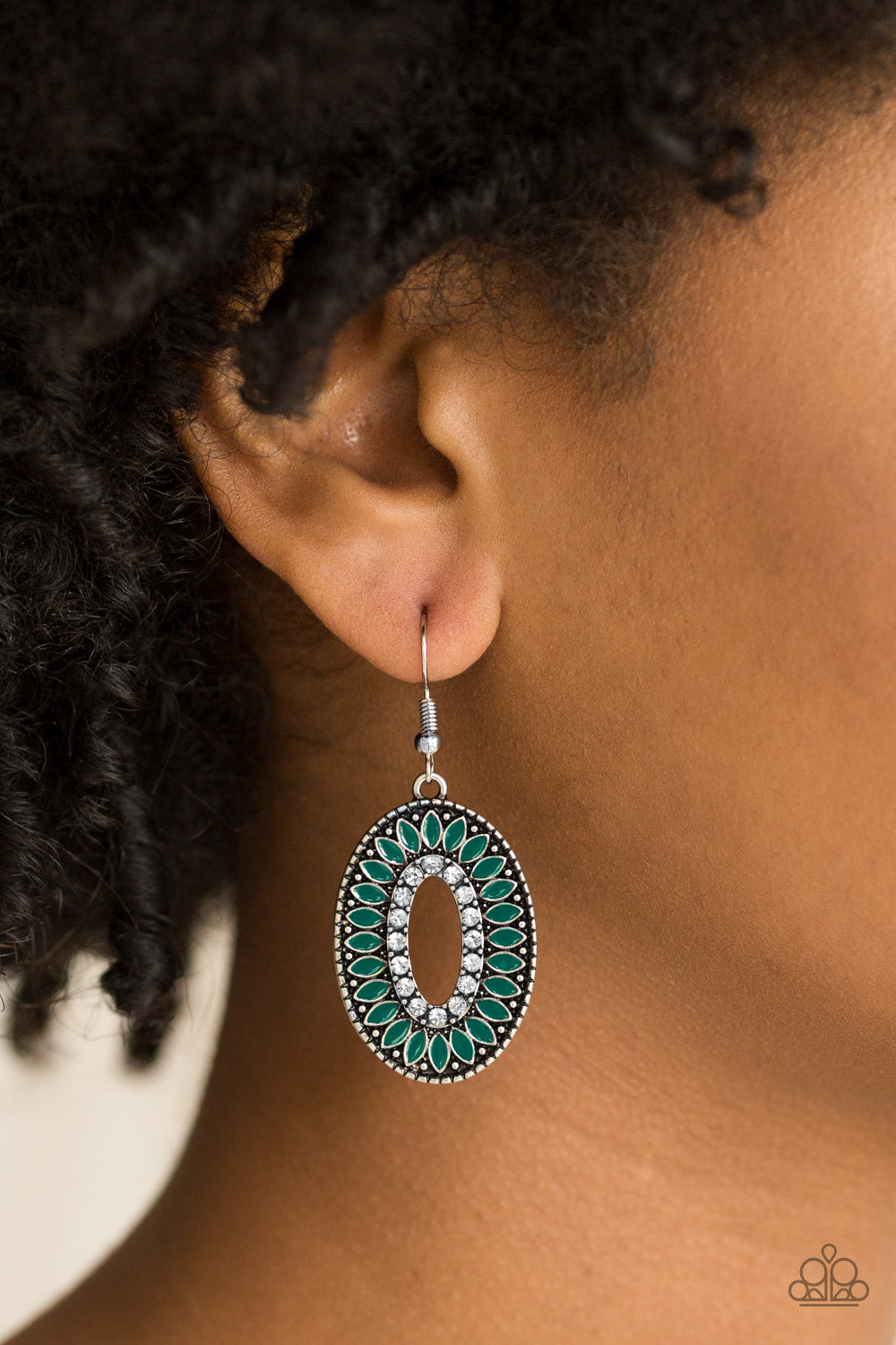 Paparazzi ♥ Fishing For Fabulous - Green ♥ Earrings
