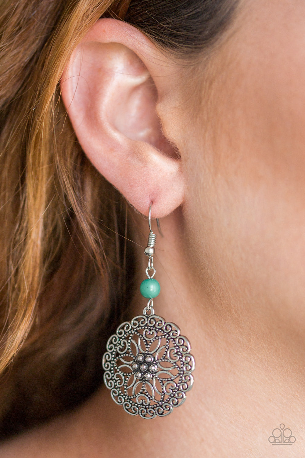 Paparazzi ♥ Full Floral - Green ♥ Earrings