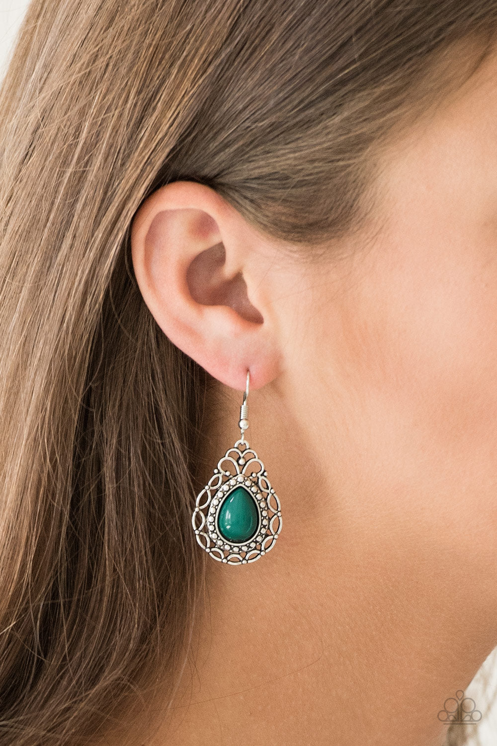 Paparazzi ♥ Flirty Finesse - Green ♥ Earrings