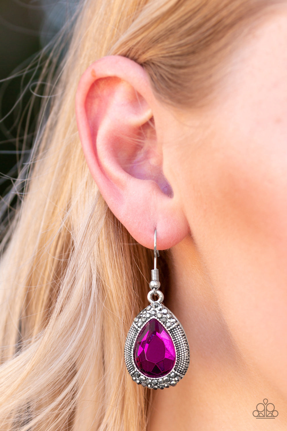 Paparazzi ♥ Grandmaster Shimmer - Pink ♥ Earrings