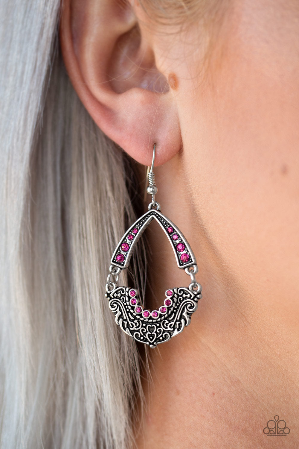 Paparazzi ♥ Royal Engagement - Pink ♥ Earrings