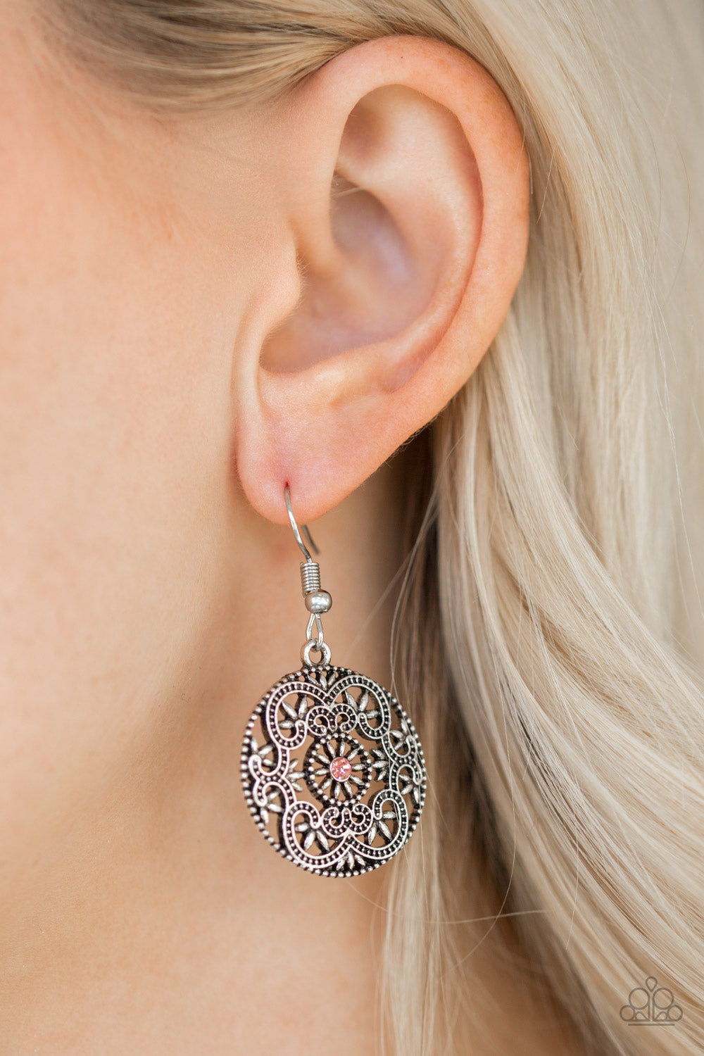 Paparazzi ♥ Rochester Royale - Pink ♥ Earrings