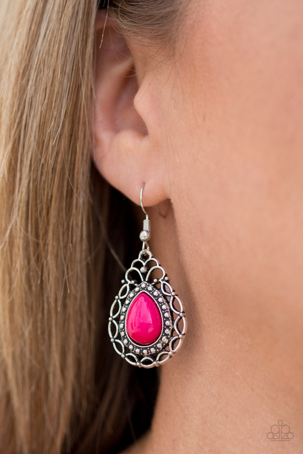 Paparazzi ♥ Flirty Finesse - Pink ♥ Earrings