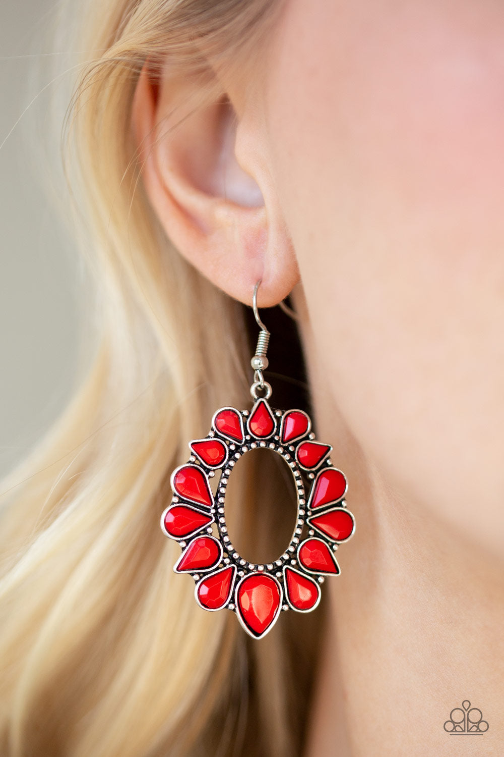 Paparazzi ♥ Fashionista Flavor - Red ♥ Earrings