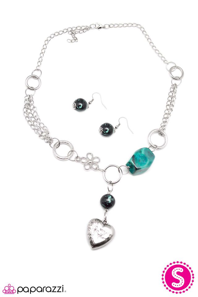 Paparazzi ♥ Vixen - Blue ♥ Necklace