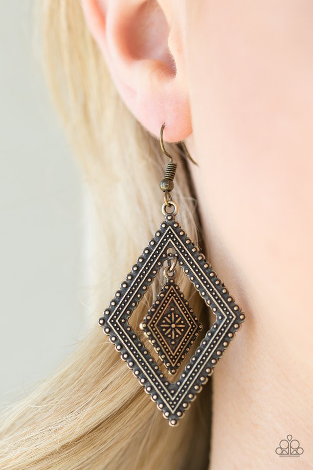 Paparazzi ♥ Dusky Dunes - Brass ♥ Earrings