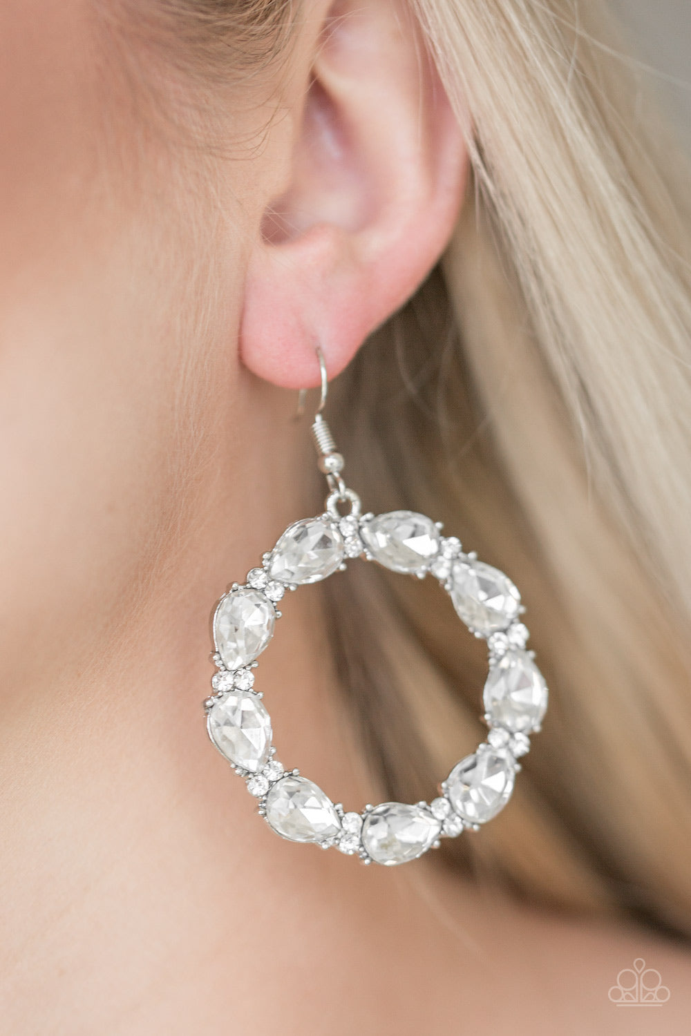 Paparazzi ♥ Ring Around The Rhinestones - White ♥ Earrings