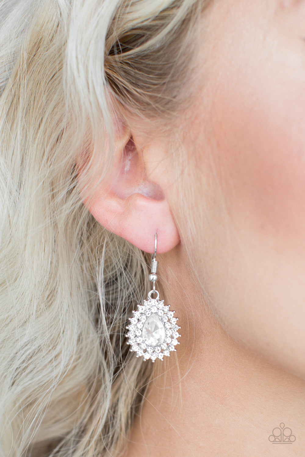Paparazzi ♥ Star-Crossed Starlet - White ♥ Earrings