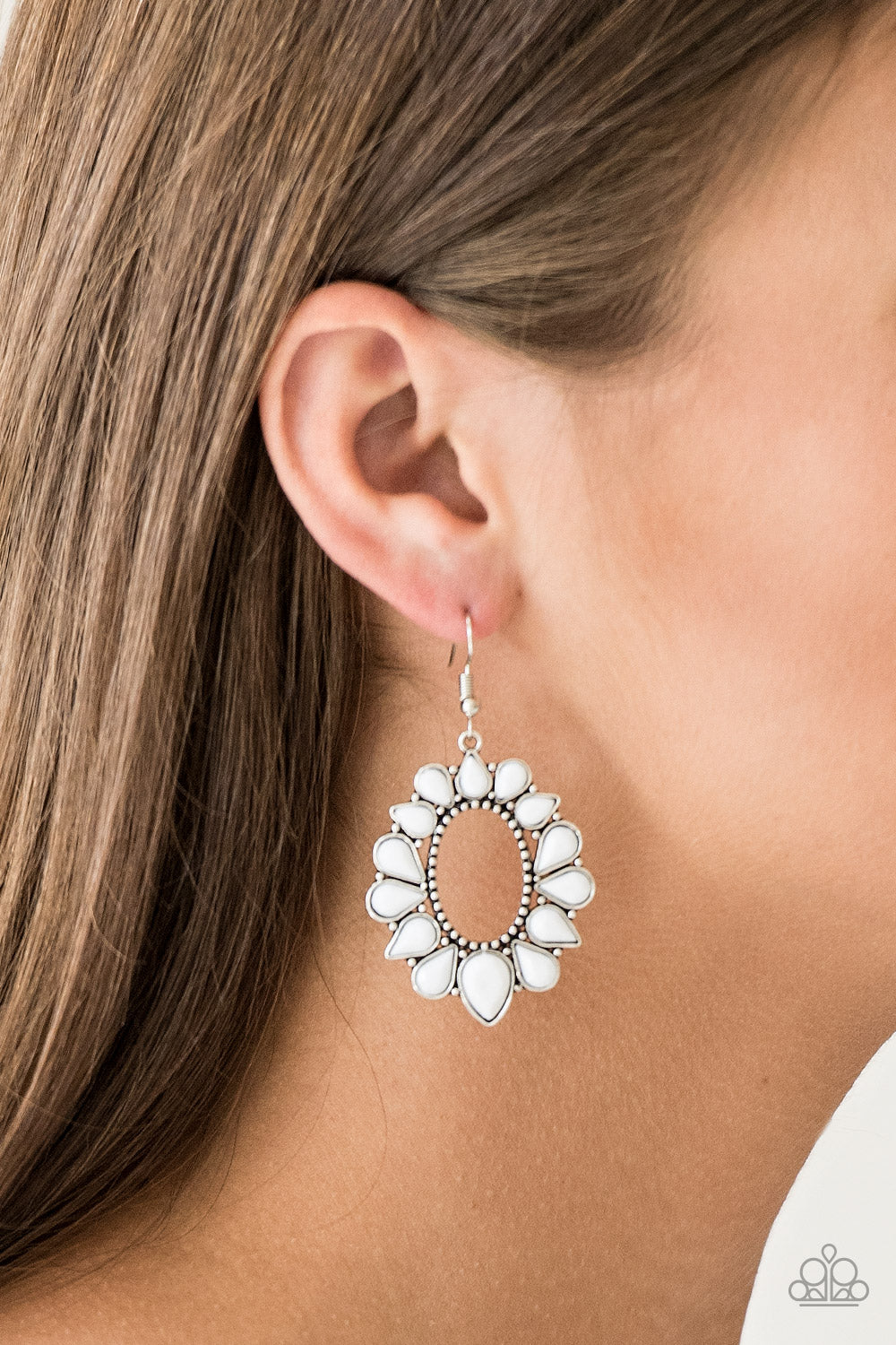 Paparazzi ♥ Fashionista Flavor - White ♥ Earrings