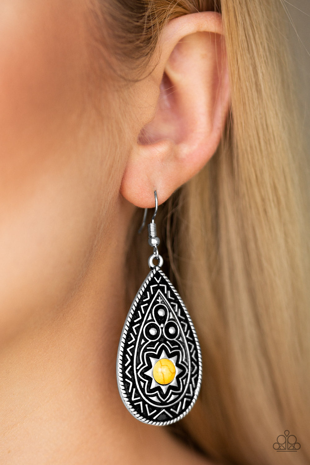 Paparazzi ♥ Summer Sol - Yellow ♥ Earrings