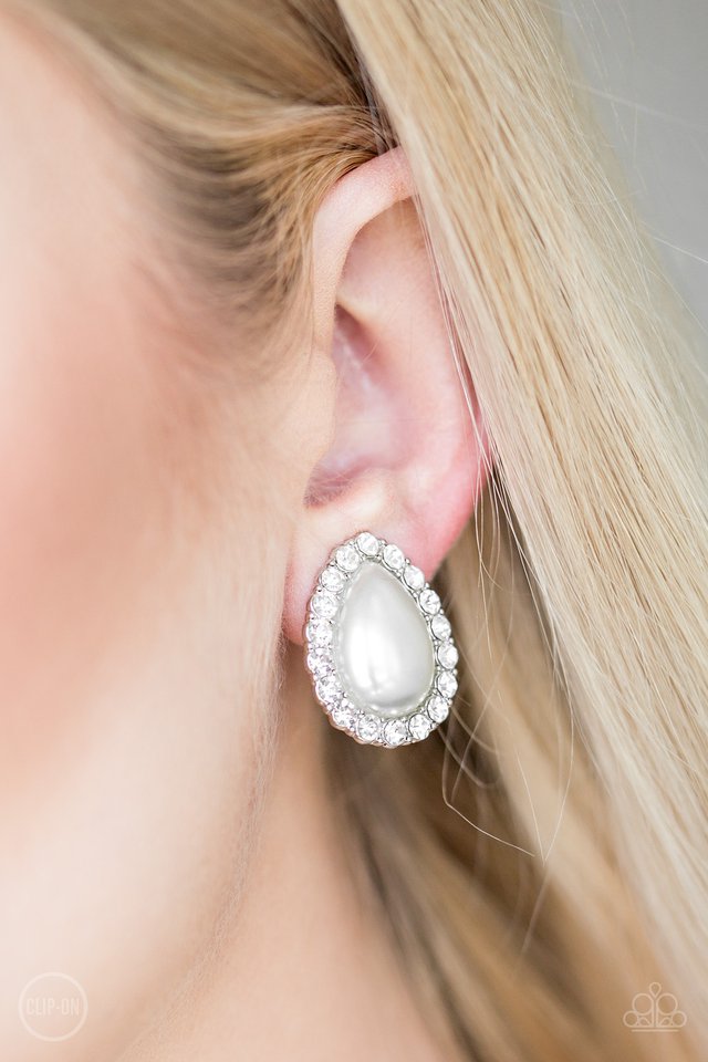 Paparazzi ♥ Dapper Dazzle - White Clip-On ♥ Clip-On
