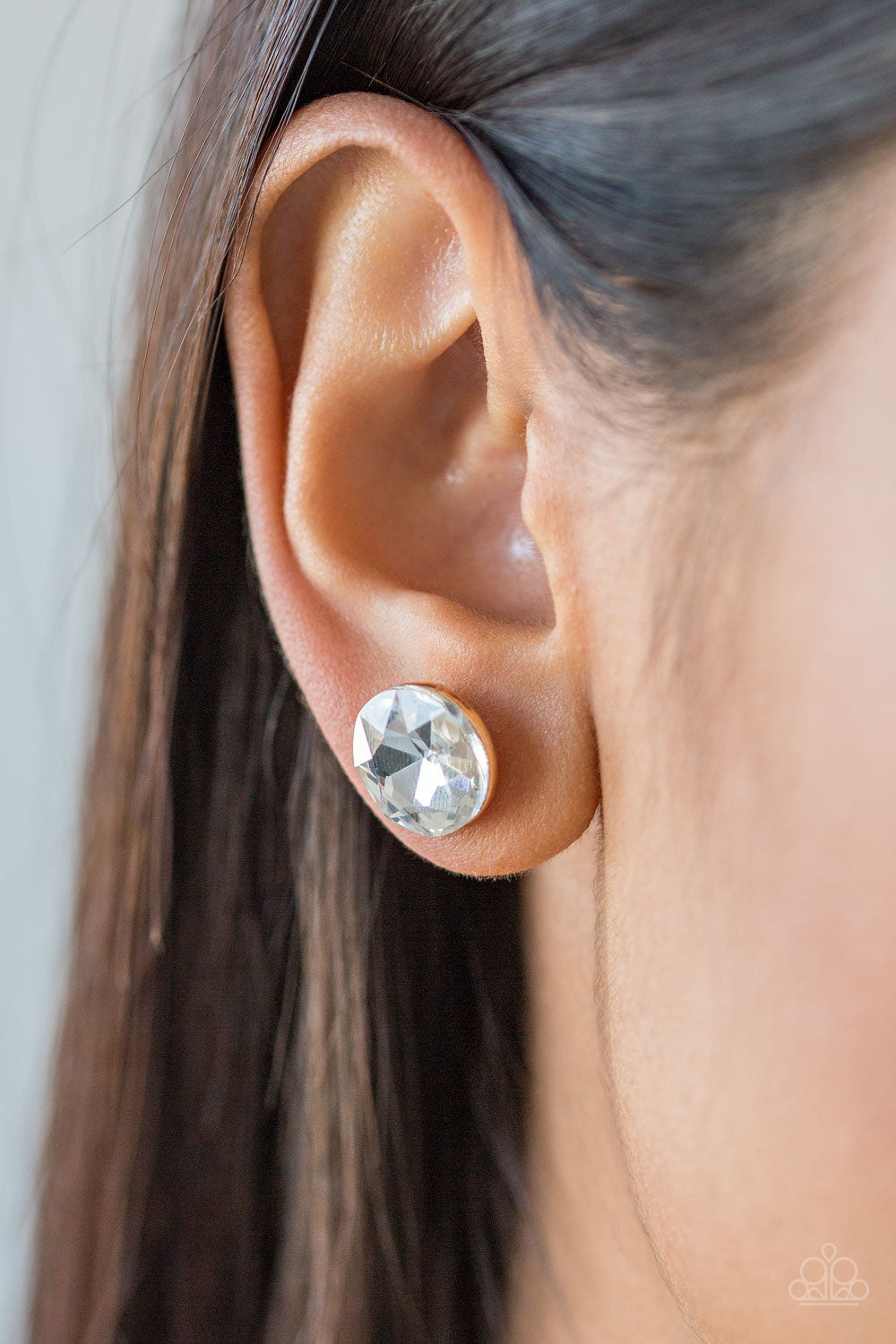 Paparazzi ♥ GLOWING, GLOWING, Gone! - Gold ♥ Post Earrings