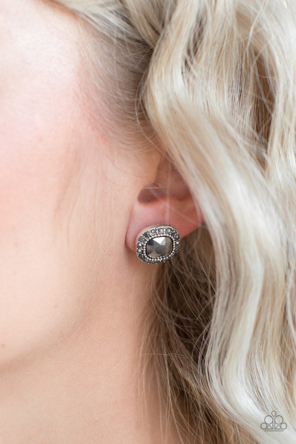 Paparazzi ♥ Latest Luxury - Silver ♥ Post Earrings