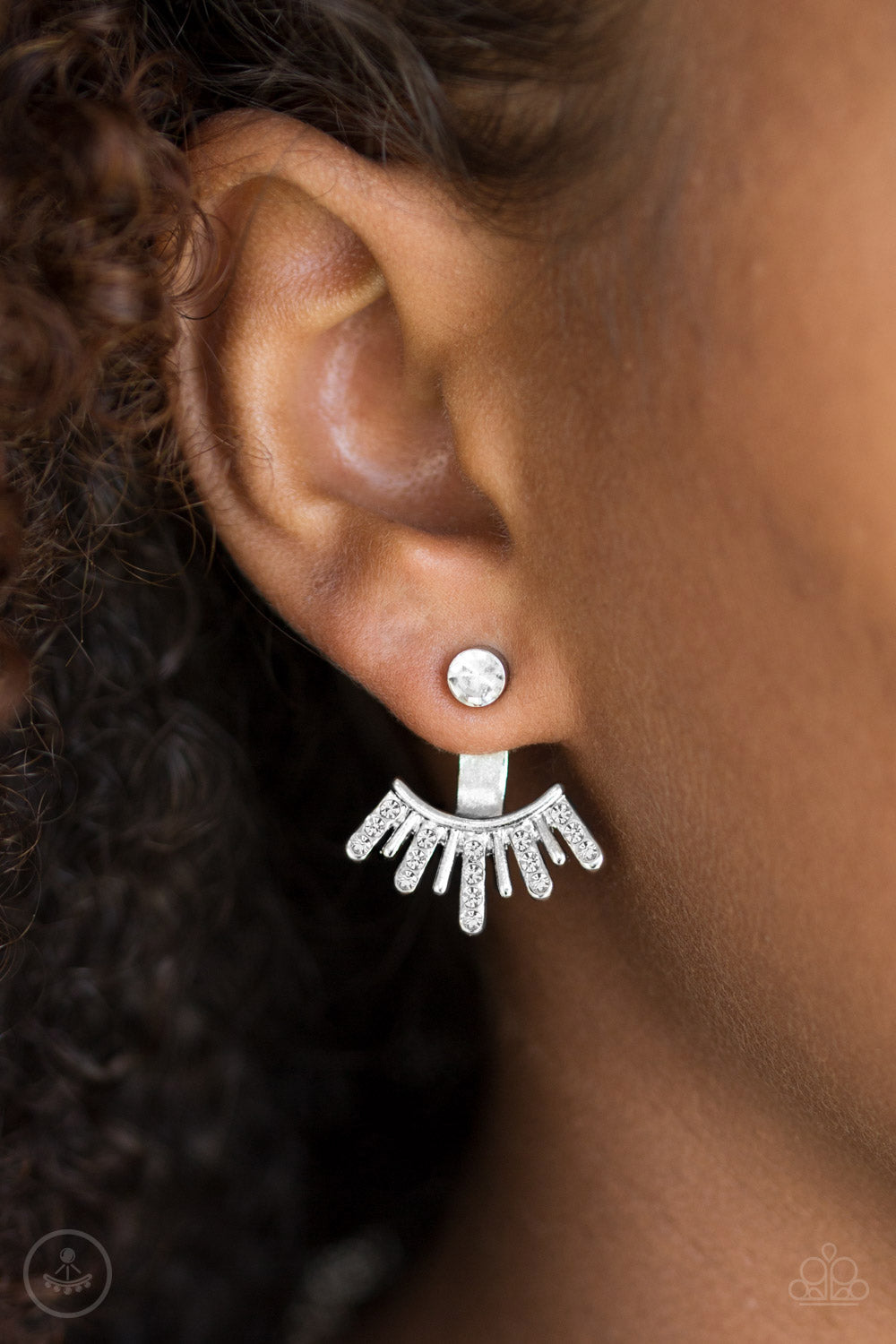 Paparazzi ♥ Diva Dynamite - White ♥ Post Earrings