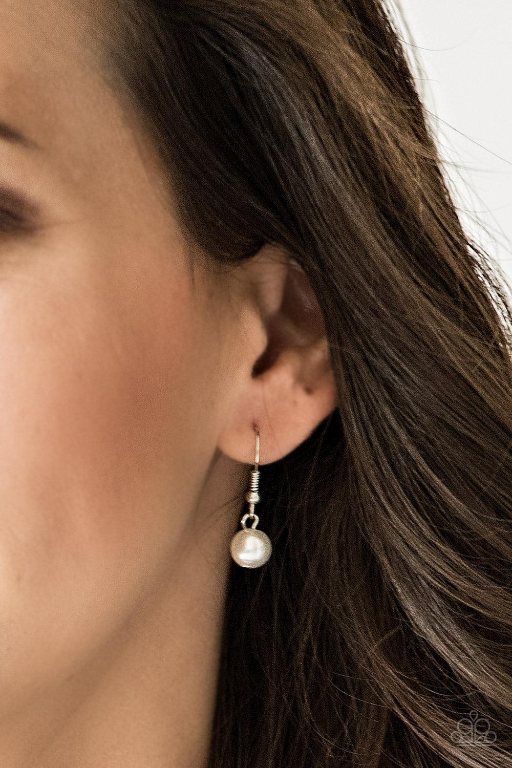 Paparazzi ♥ Eloquently Eloquent - White ♥ Lanyard