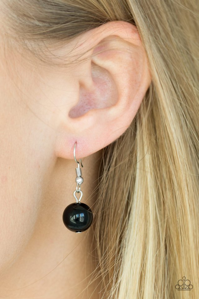 Paparazzi ♥ CACHE Me Out - Black ♥ Necklace