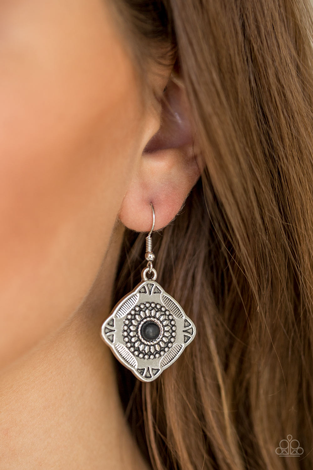 Paparazzi ♥ Fiercely Four Corners - Black ♥ Earrings