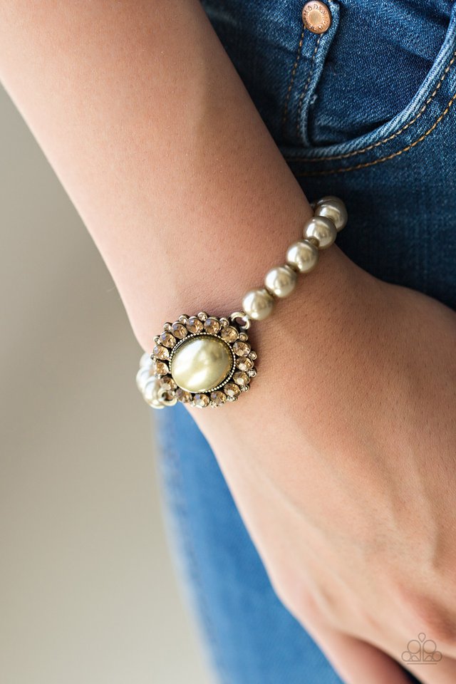 Paparazzi ♥ Starry-Eyed Starlet - Brass ♥ Bracelet