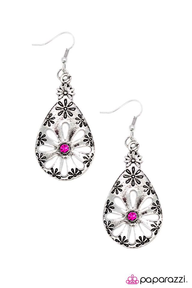 Paparazzi ♥ Daisy Chain - Pink ♥ Earrings