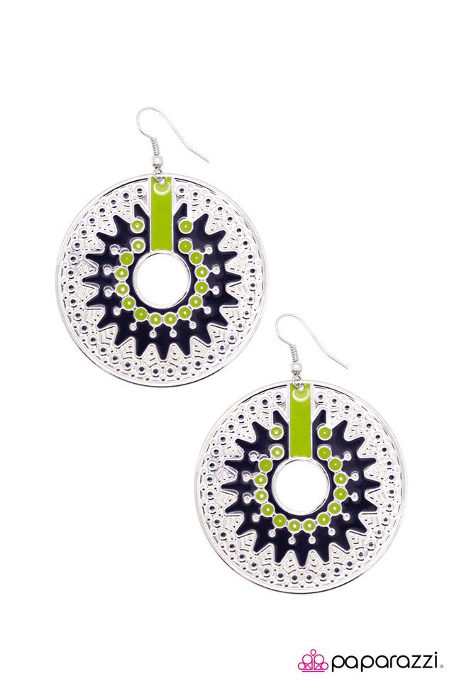 Paparazzi ♥ The Essence of Radiance - Green ♥ Earrings