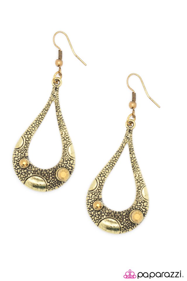 Paparazzi ♥ Crocodile Tears - Brass ♥ Earrings