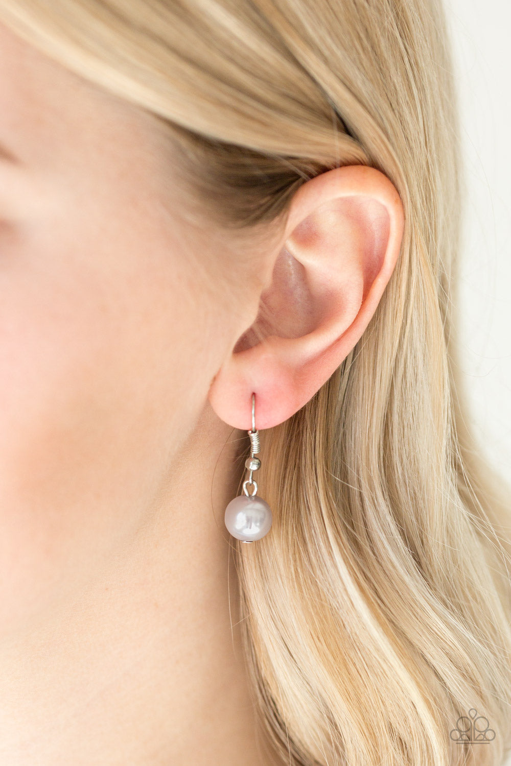 Paparazzi ♥ One-WOMAN Show - Silver ♥ Necklace