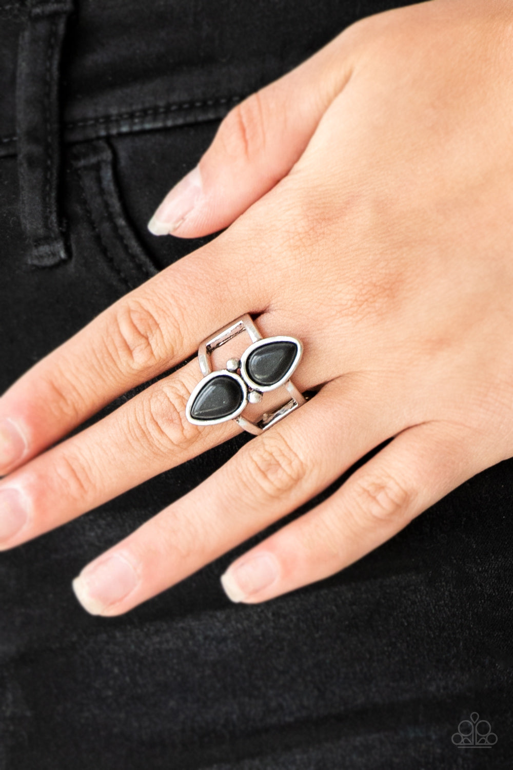 Paparazzi ♥ Simply Saharan - Black ♥ Ring