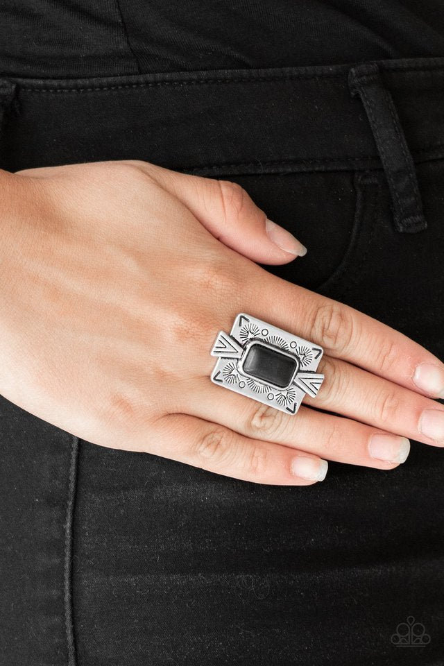 Paparazzi ♥ So Smithsonian - Black ♥ Ring