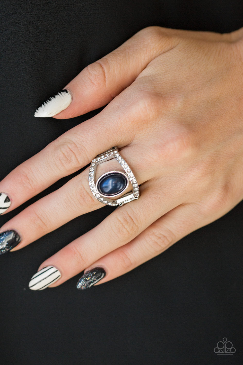 Paparazzi ♥ Radiating Riches - Blue ♥ Ring