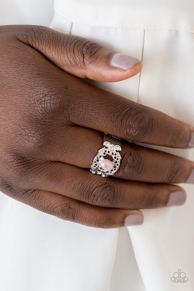 Paparazzi ♥ Mod Modest - Pink ♥ Ring