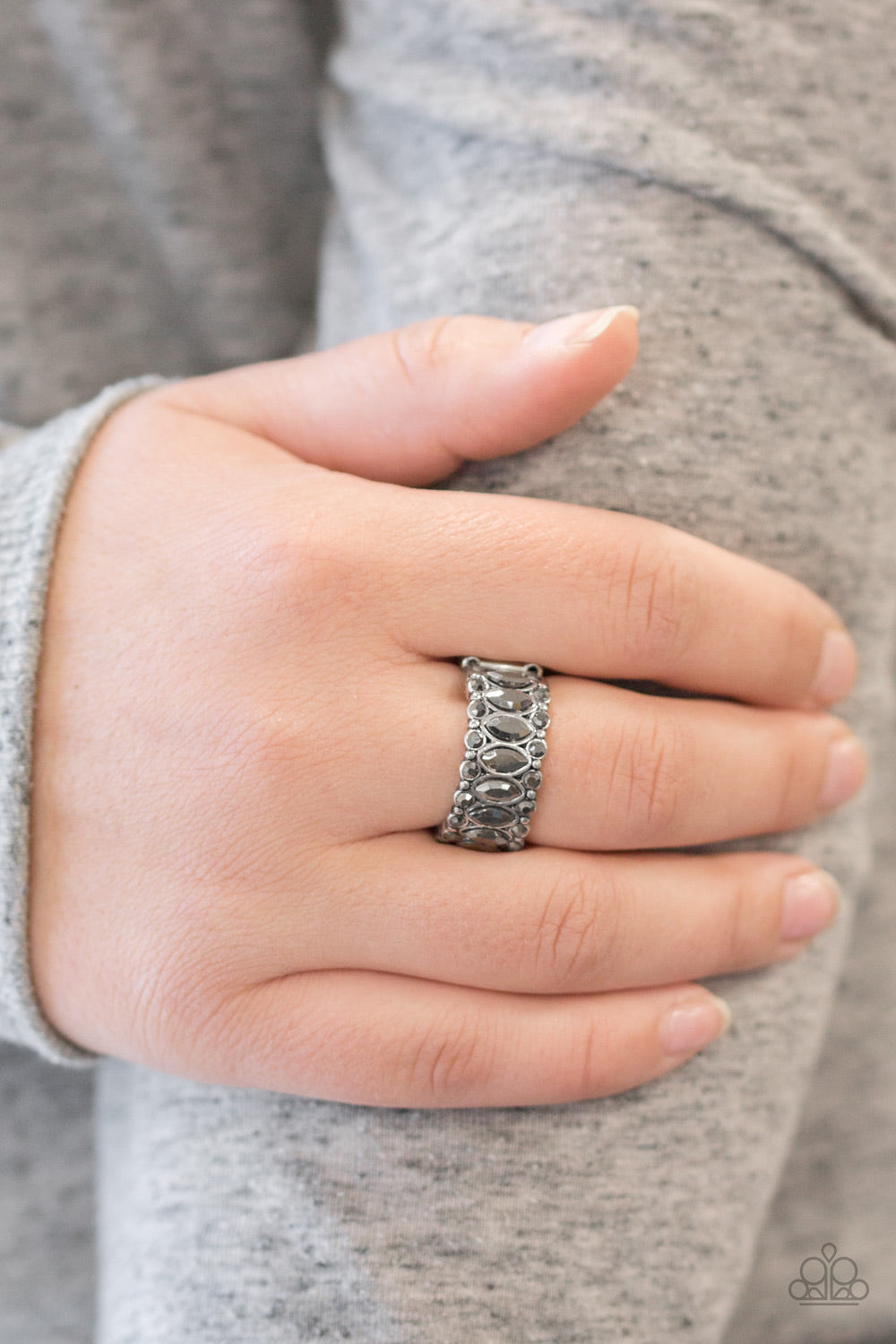 Paparazzi ♥ Radical Riches - Silver ♥ Ring
