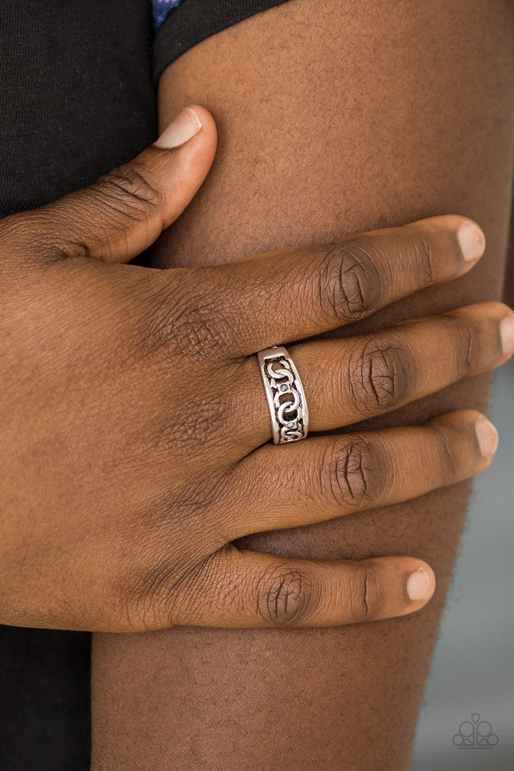 Paparazzi ♥ Street Cred - Silver ♥ Ring