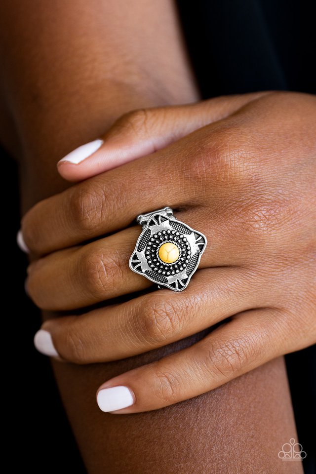 Paparazzi ♥ Four Corners Fashion - Yellow ♥ Ring