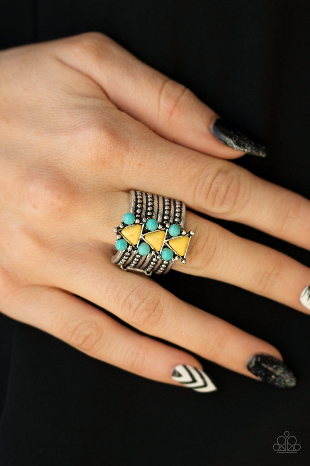 Paparazzi ♥ Point Me To Phoenix - Yellow ♥ Ring