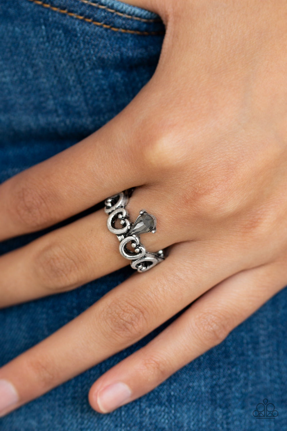 Paparazzi ♥ Twinkling Tiaras - Silver ♥ Ring