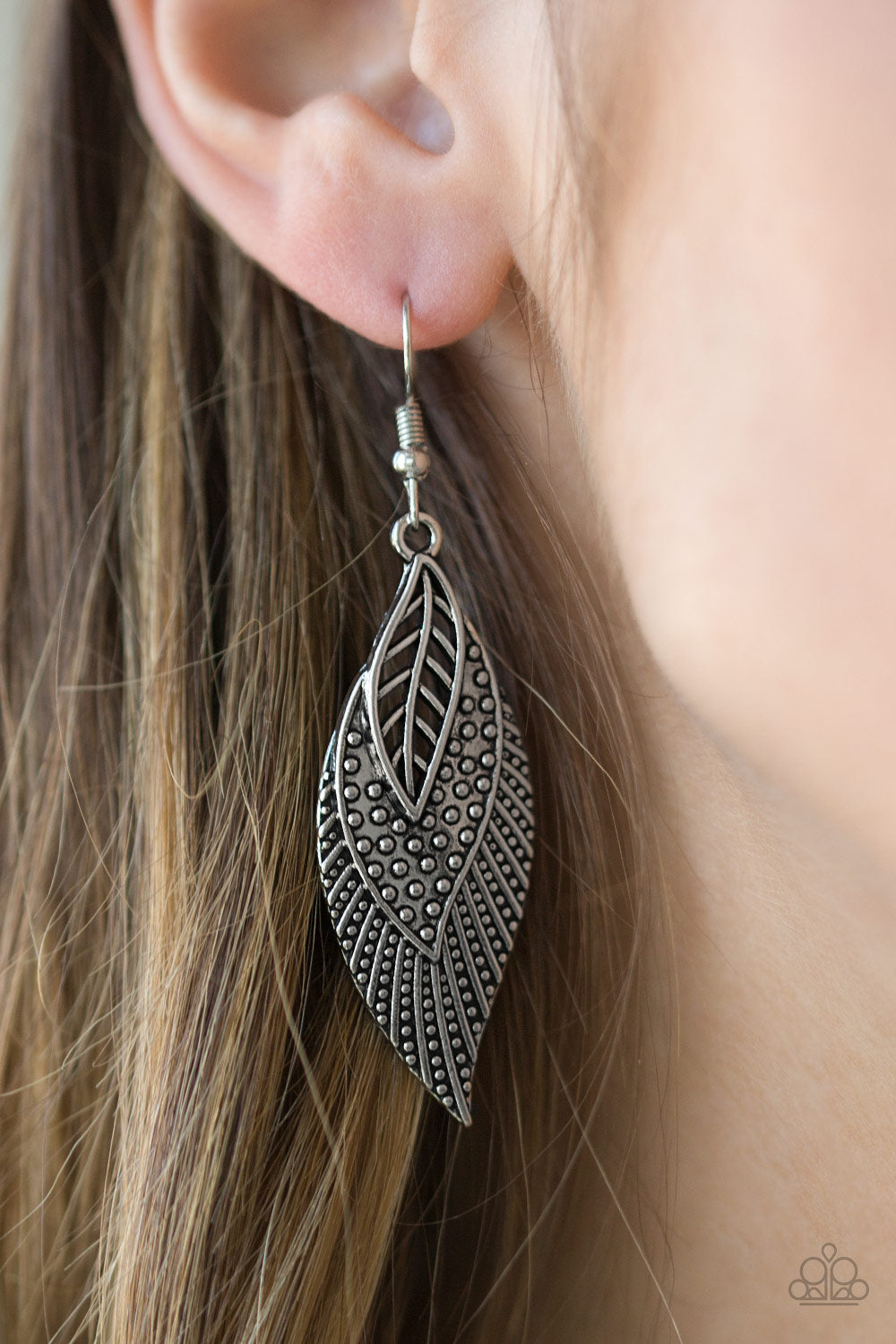 Paparazzi ♥ Wind Wanderer - Silver ♥ Earrings