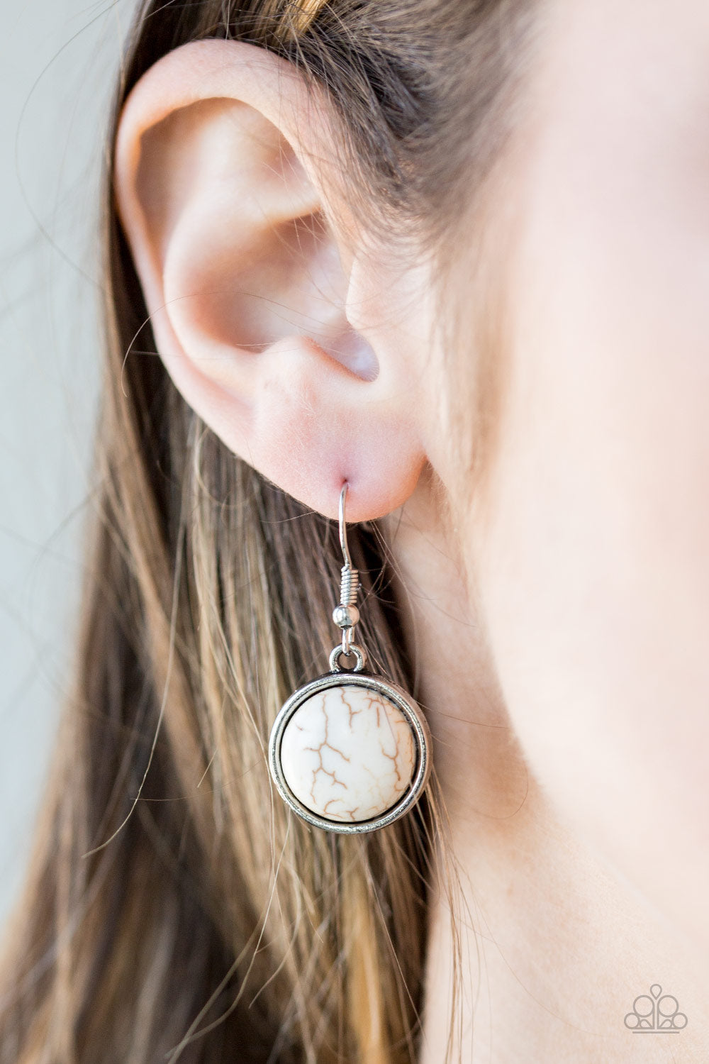 Paparazzi ♥ Cougar - White ♥ Necklace