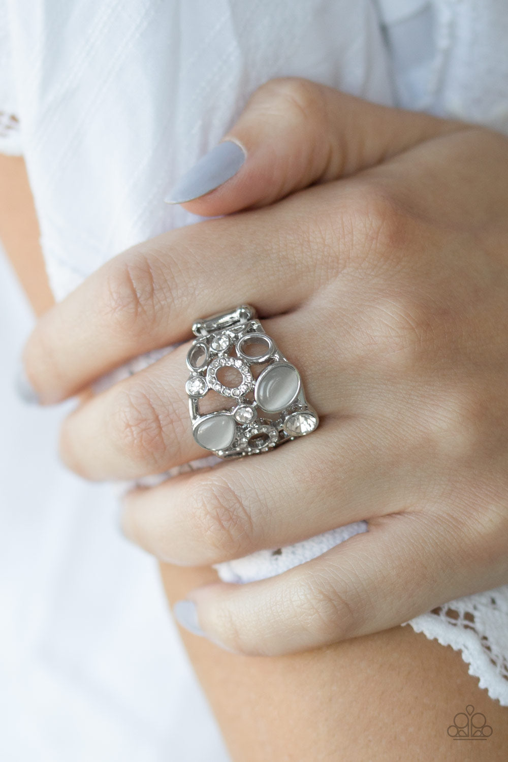 Paparazzi ♥ Summer Yacht - White ♥ Ring